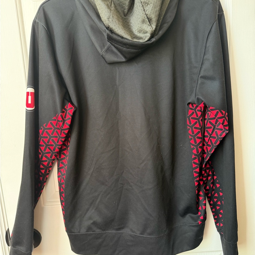 Utah Utes Men's Black and Red Pullover Hoodie - Picture 4 of 6